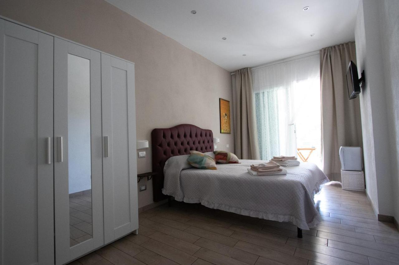 Un Posto Al Sole Bed & Breakfast Molino Nuovo  Exterior foto