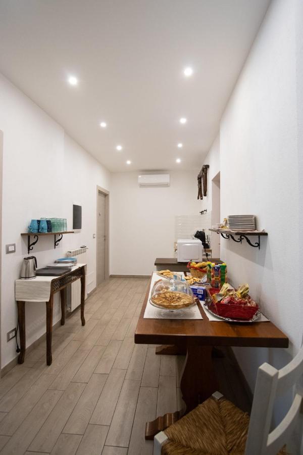 Un Posto Al Sole Bed & Breakfast Molino Nuovo  Exterior foto